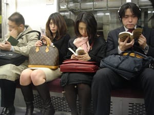 Les light novels - dans le métro japonais